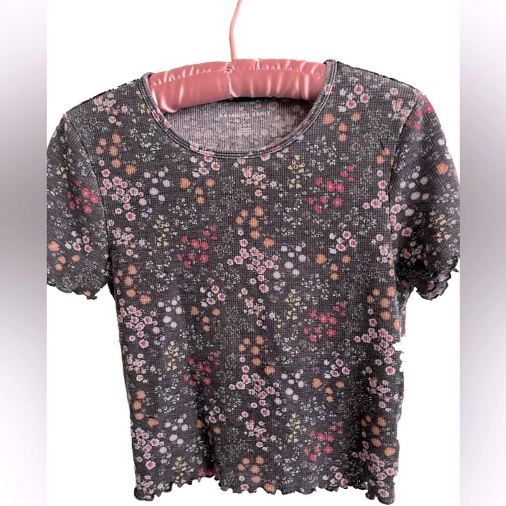 American Eagle crop top in floral